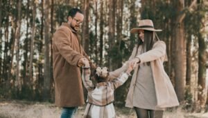Read more about the article Fall Family Photo Outfits: How to Coordinate the Perfect Look in 6 Steps